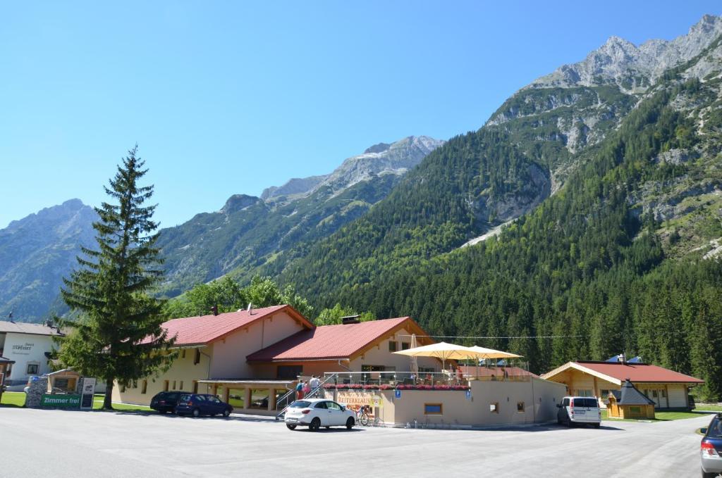 Gasthaus-Pension Reiterklause Leutasch Buitenkant foto